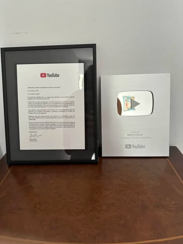 Placa de YouTube de 100K suscriptores de Mateo